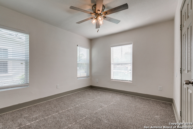 Listing photo id 18 for 2822 Spokane