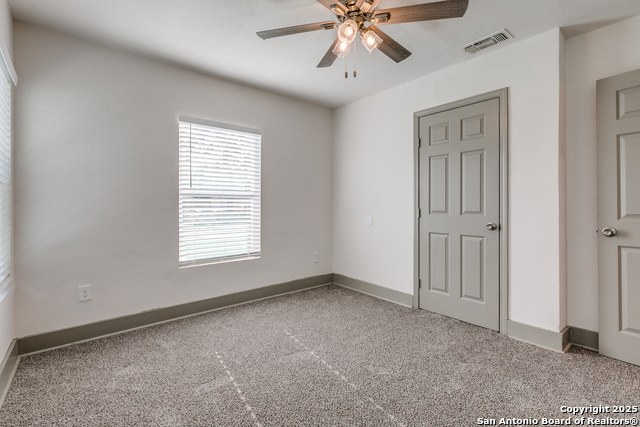 Listing photo id 19 for 2822 Spokane