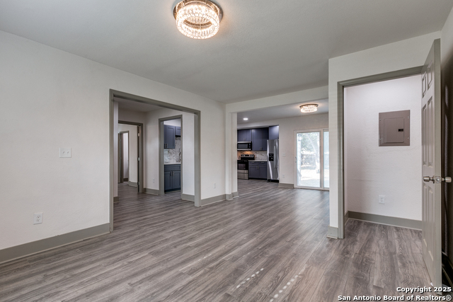 Listing photo id 5 for 2822 Spokane