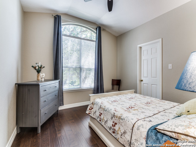 Listing photo id 17 for 737 San Gabriel