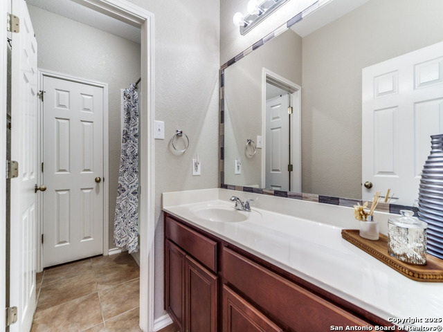 Listing photo id 18 for 737 San Gabriel