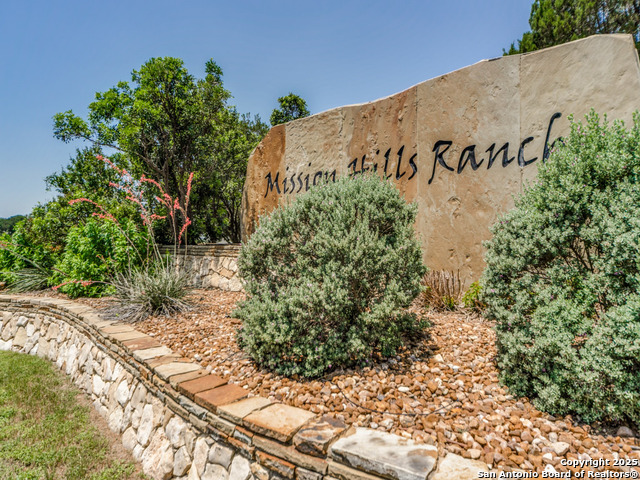 Listing photo id 21 for 737 San Gabriel