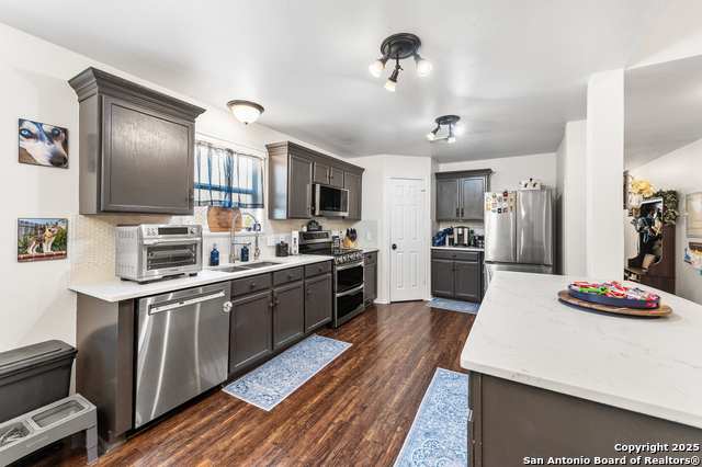 Listing photo id 8 for 1623 Rainy Brook