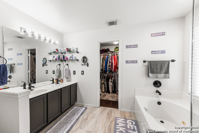 Listing photo id 11 for 1623 Rainy Brook