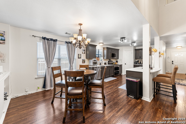 Listing photo id 19 for 1623 Rainy Brook