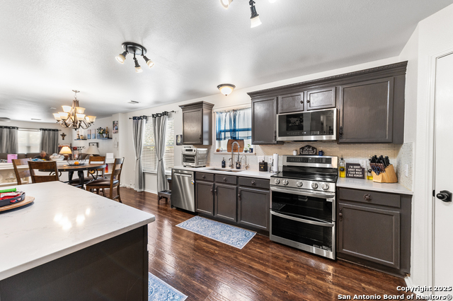 Listing photo id 6 for 1623 Rainy Brook