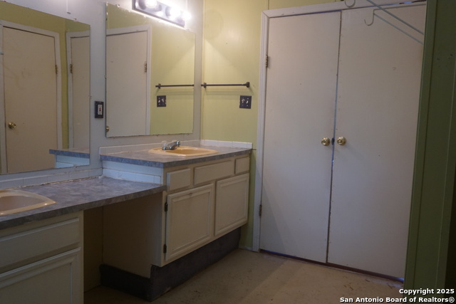 Listing photo id 15 for 23027 Fawn Trail Dr.