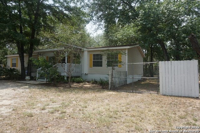 Listing photo id 0 for 23027 Fawn Trail Dr.