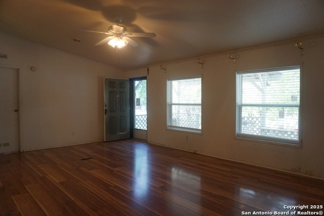 Listing photo id 3 for 23027 Fawn Trail Dr.