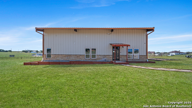 Details for 201 Lakeview Cir, La Vernia, TX 78121