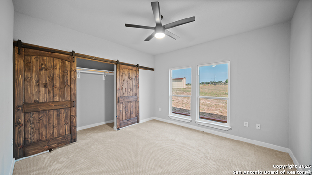 Listing photo id 18 for 201 Lakeview Cir