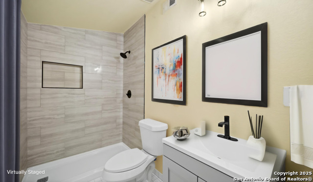 Listing photo id 19 for 201 Lakeview Cir
