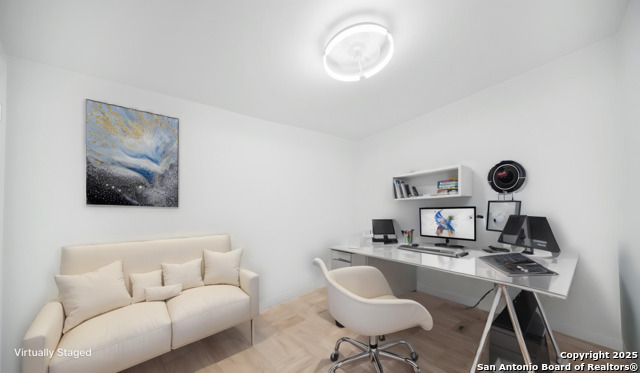 Listing photo id 23 for 201 Lakeview Cir