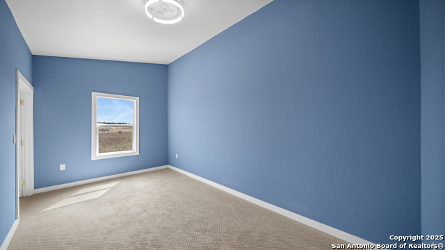 Listing photo id 26 for 201 Lakeview Cir