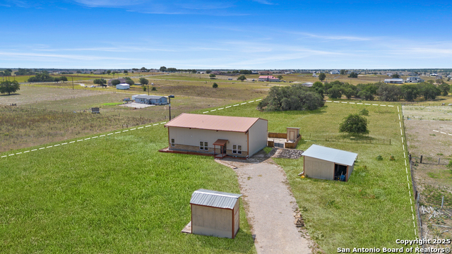 Listing photo id 31 for 201 Lakeview Cir
