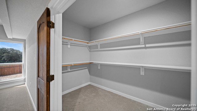 Listing photo id 39 for 201 Lakeview Cir