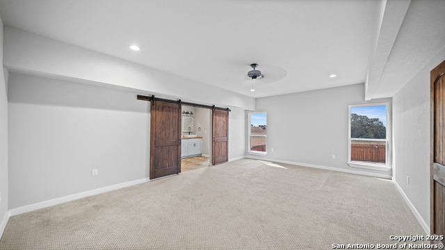 Listing photo id 40 for 201 Lakeview Cir