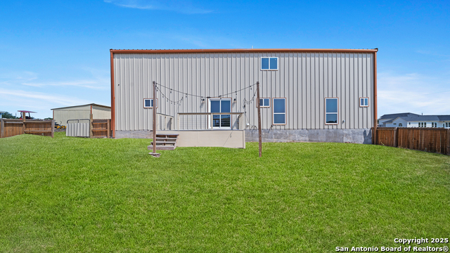 Listing photo id 43 for 201 Lakeview Cir
