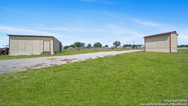 Listing photo id 45 for 201 Lakeview Cir