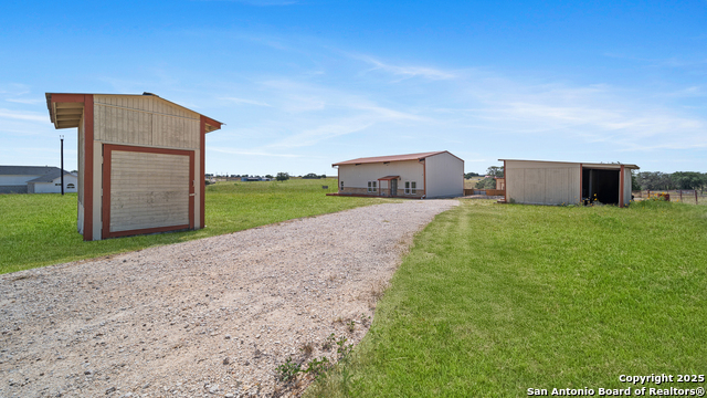 Listing photo id 46 for 201 Lakeview Cir