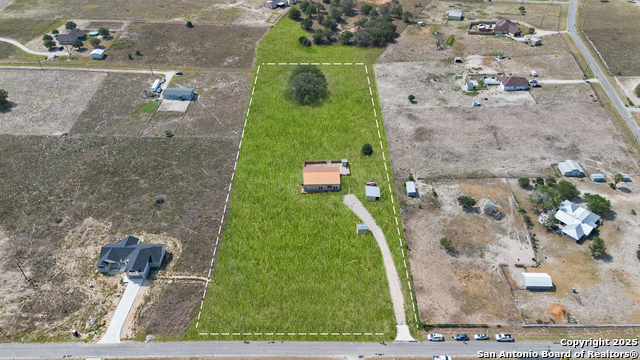 Listing photo id 49 for 201 Lakeview Cir