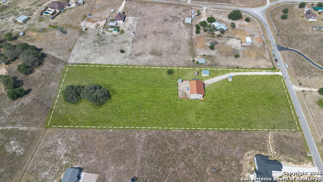 Listing photo id 52 for 201 Lakeview Cir