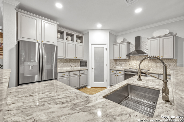 Listing photo id 11 for 795 San Luis
