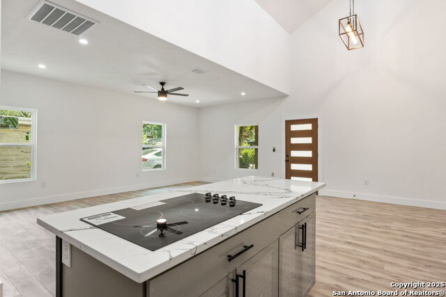 Listing photo id 9 for 259 Future