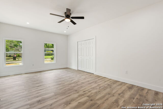 Listing photo id 10 for 259 Future