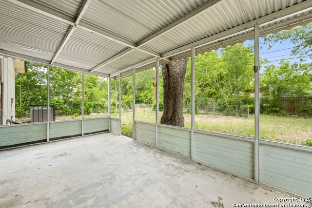 Listing photo id 21 for 259 Future