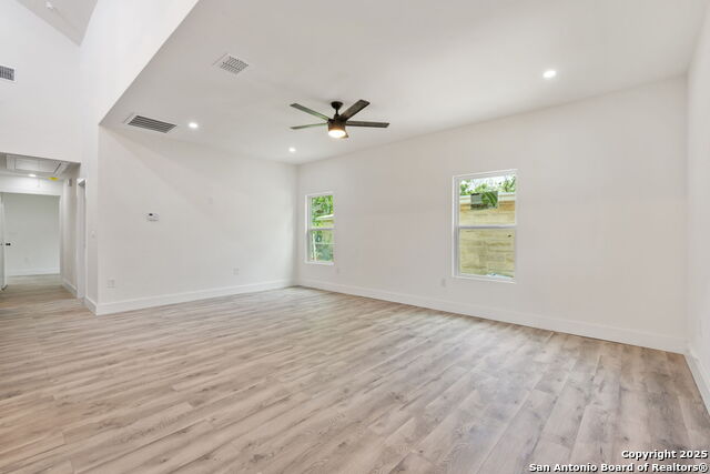 Listing photo id 4 for 259 Future