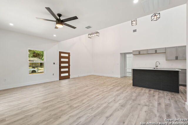Listing photo id 6 for 259 Future