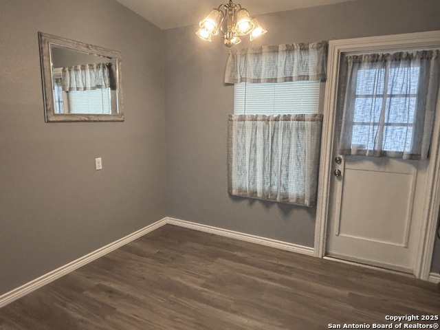 Listing photo id 8 for 527 Artemis