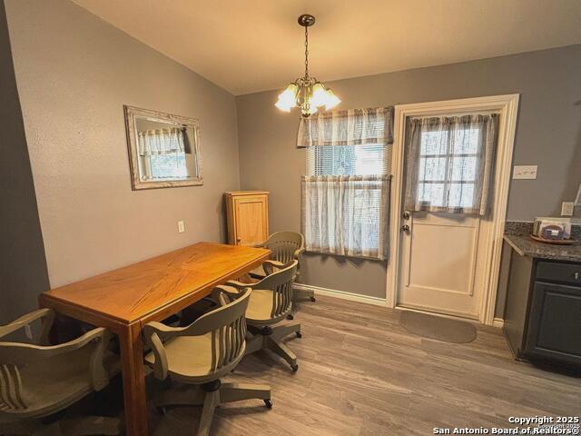 Listing photo id 9 for 527 Artemis