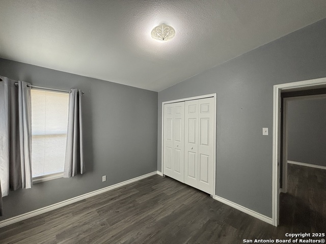Listing photo id 18 for 527 Artemis
