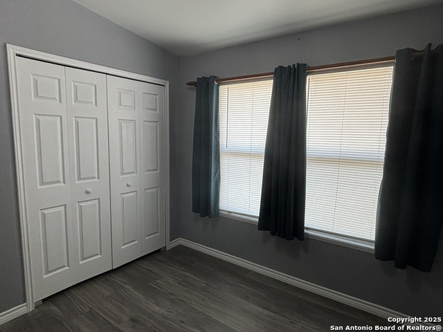 Listing photo id 19 for 527 Artemis