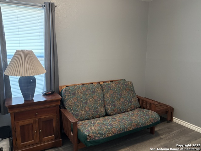 Listing photo id 23 for 527 Artemis