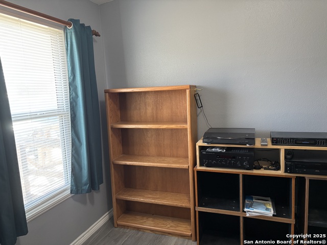 Listing photo id 28 for 527 Artemis