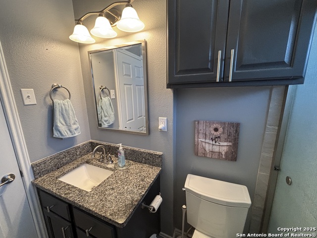Listing photo id 33 for 527 Artemis