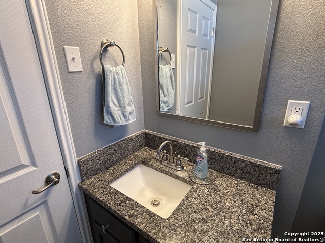 Listing photo id 34 for 527 Artemis