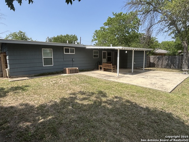 Listing photo id 37 for 527 Artemis