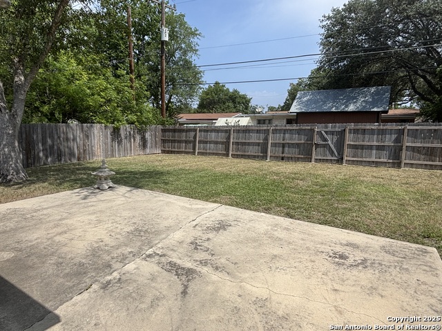 Listing photo id 38 for 527 Artemis