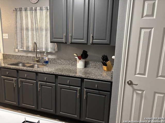Listing photo id 6 for 527 Artemis