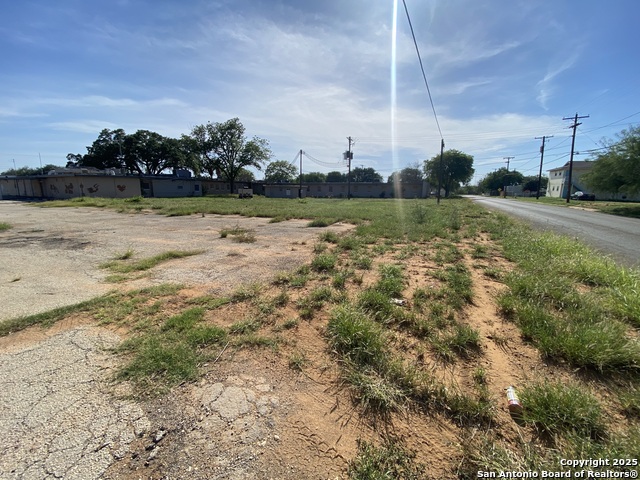 Listing photo id 8 for 230 Miller W