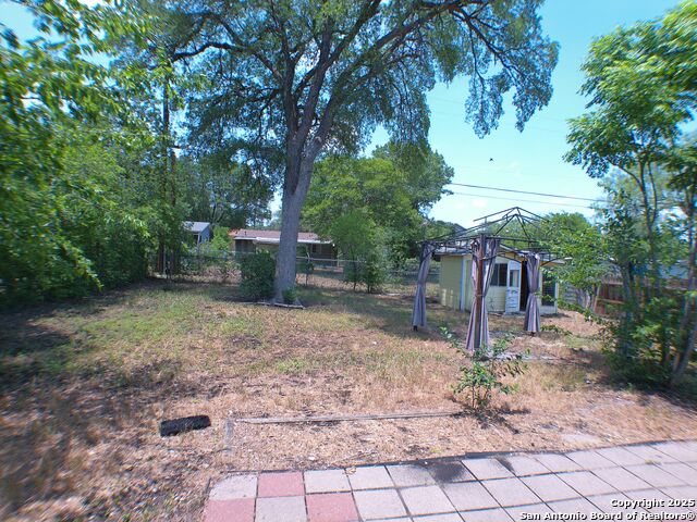 Image 16 of 17 For 427 Olney  