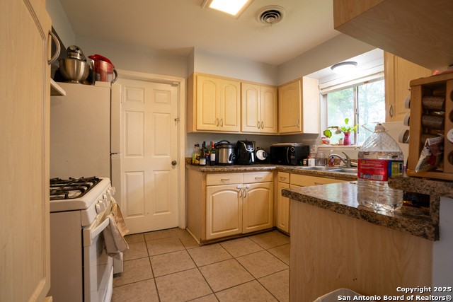 Image 40 of 50 For 4319 Parkwood