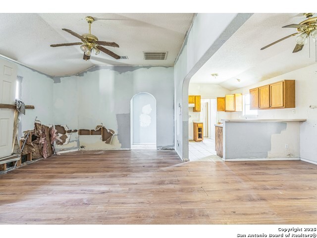 Listing photo id 1 for 2514 Christian