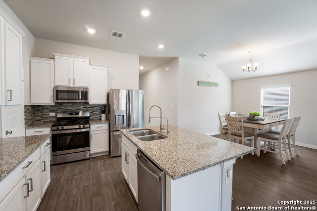 Listing photo id 1 for 6955 Shiraz Way