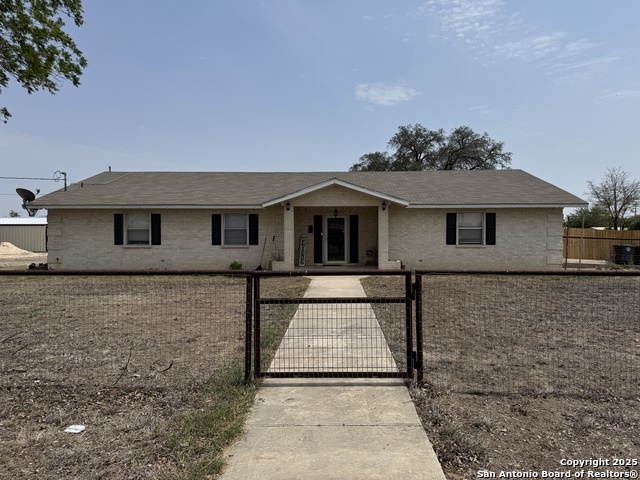 Details for 314 Us Highway 57, La Pryor, TX 78872