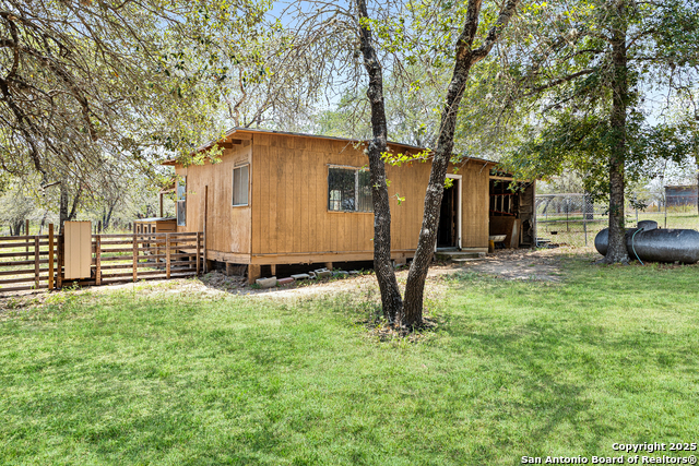 Listing photo id 33 for 229 Maske Rd